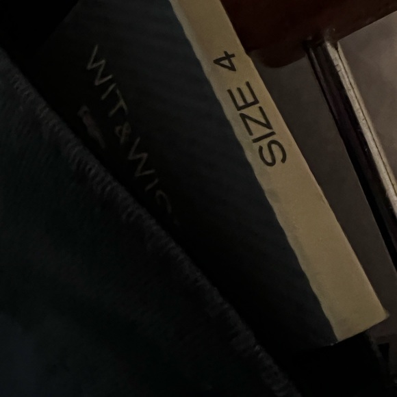 NWT Wit & Wisdom Cuffed Shorts, Gray, Size 4 - Picture 6 of 7